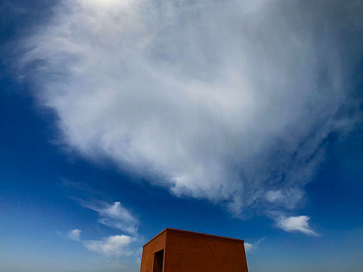 刘勇良手机纪实摄影：棉花糖一样的云朵