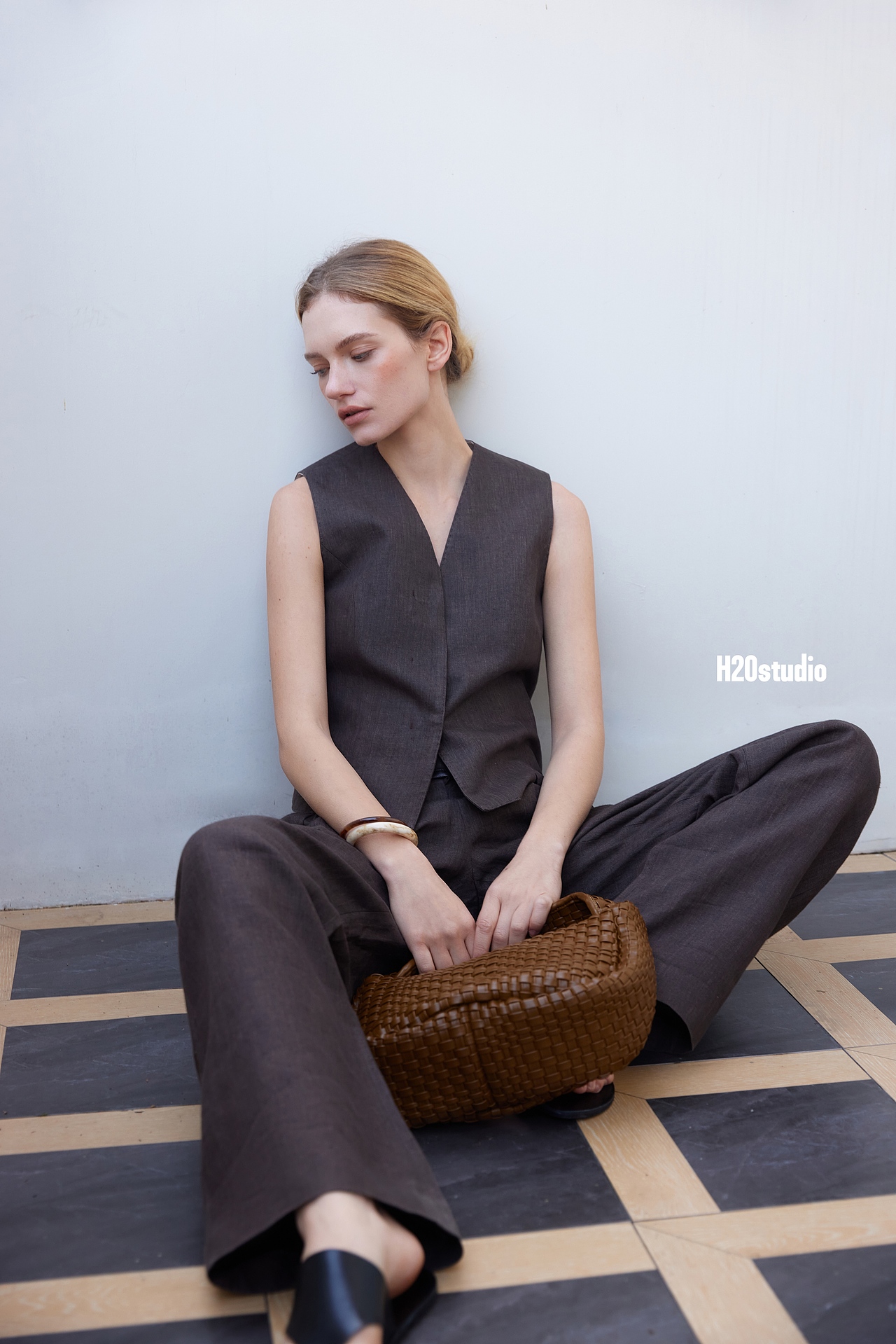 女装拍摄 品牌服装拍摄 极简松弛 设计师品牌