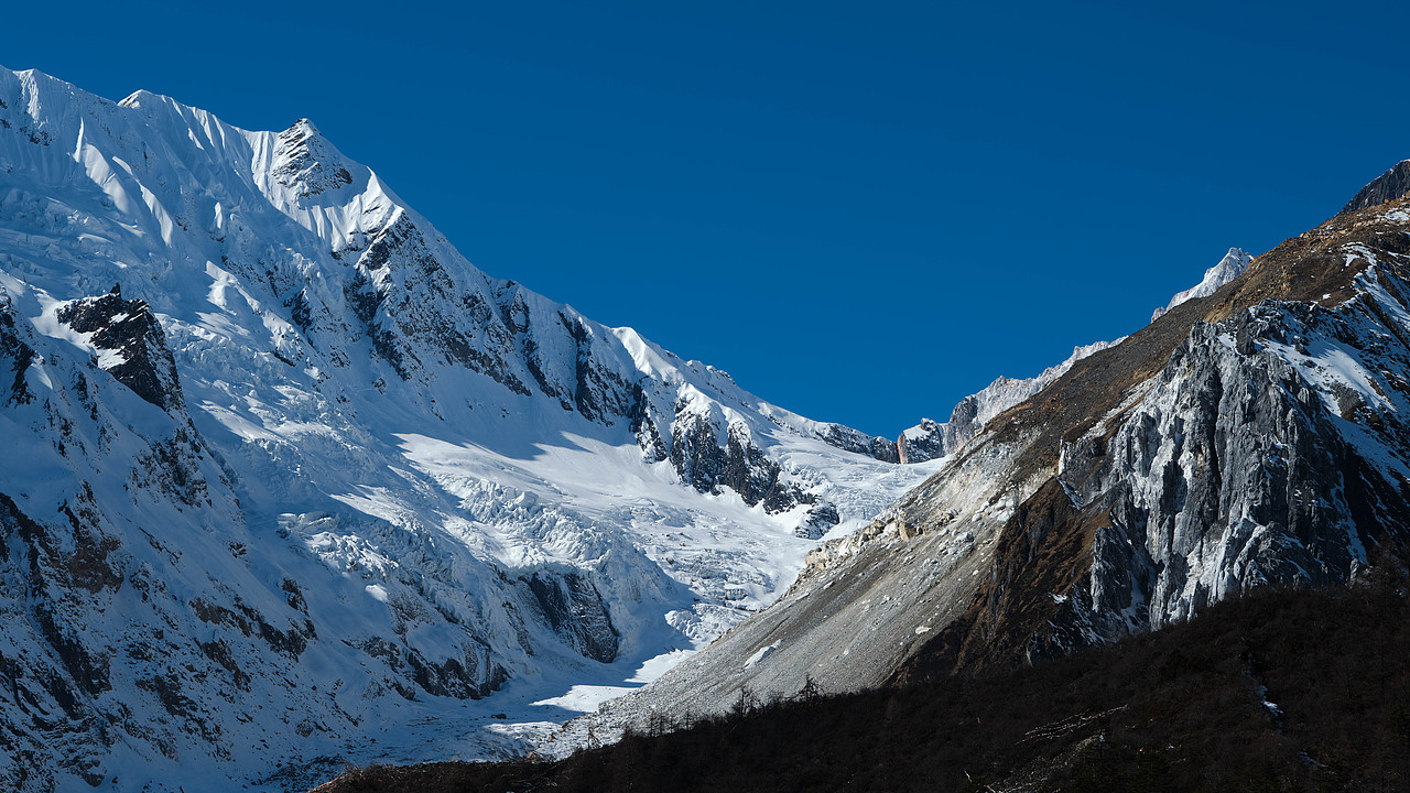 📷冬季限定！冰川脚下的信仰圣地（图ZMzg5ODIzMTU2） - 风光摄影 - 站酷设计师雅峻原创素材 - 站酷ZCOOL