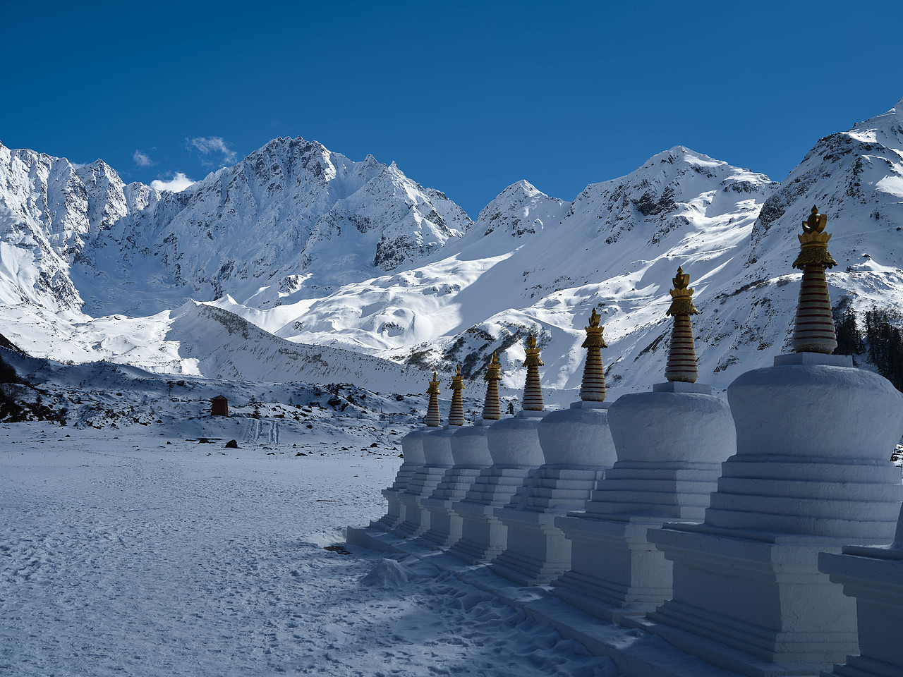 📷冬季限定！冰川脚下的信仰圣地（图ZMzg5ODIzMDk2） - 风光摄影 - 站酷设计师雅峻原创素材 - 站酷ZCOOL