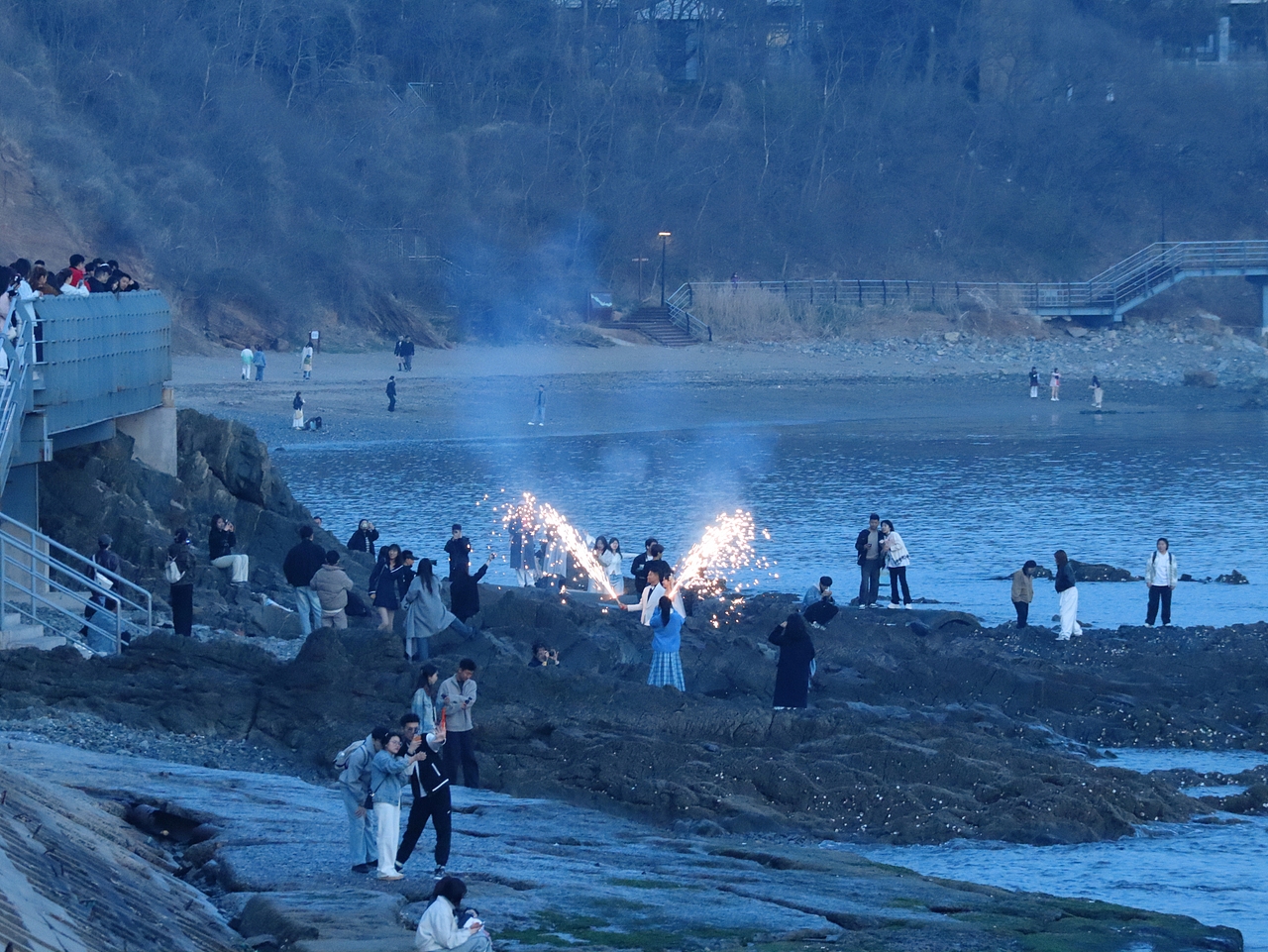 去码头整点薯条吃