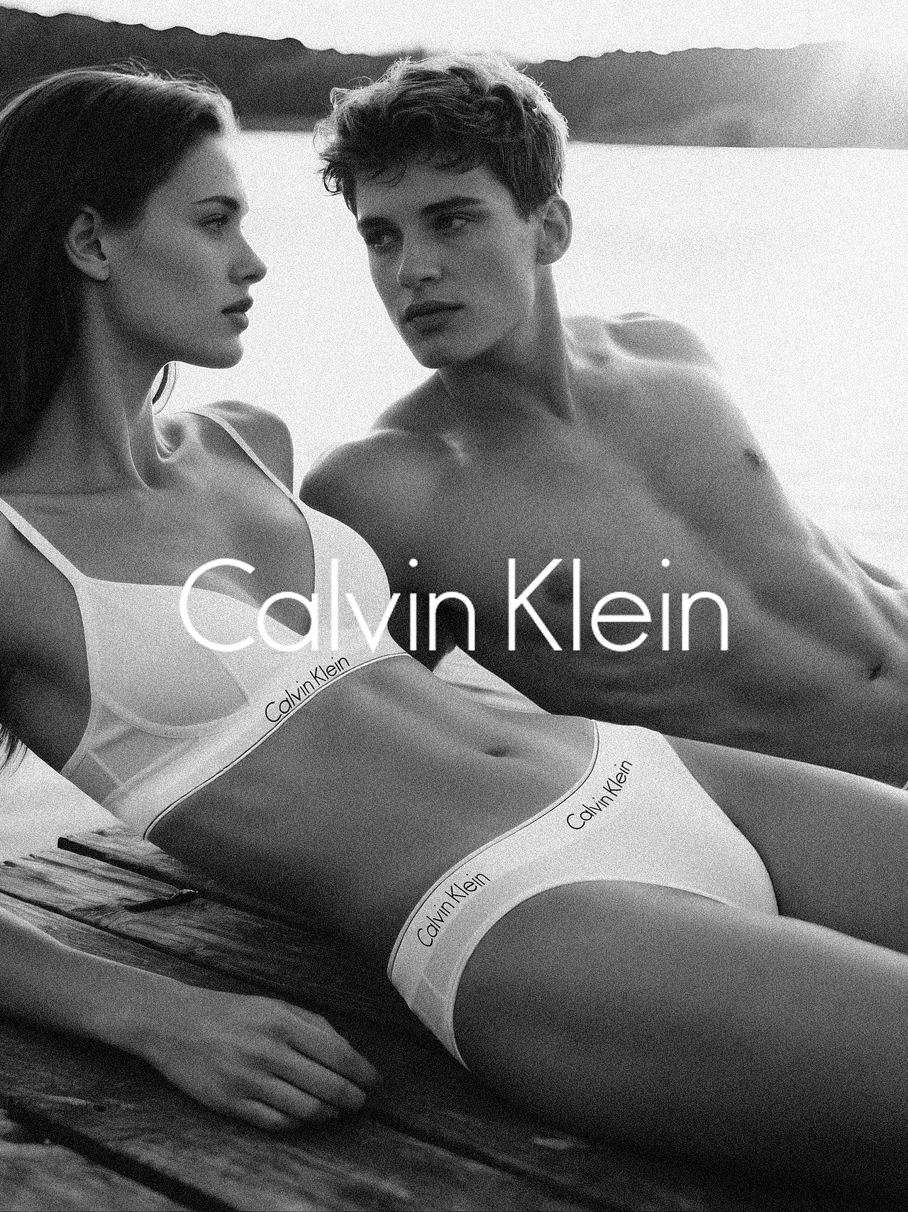 100%AI广告摄影📷 内衣品牌ai广告片（图ZMzg5OTE1MDA4） - 时尚/艺术摄影 - 站酷设计师深圳摄影师保罗原创素材 - 站酷ZCOOL