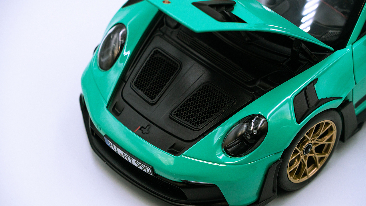 Porsche 911 992.2 GT3 RS  蒂芙尼蓝 1:18 NOREV