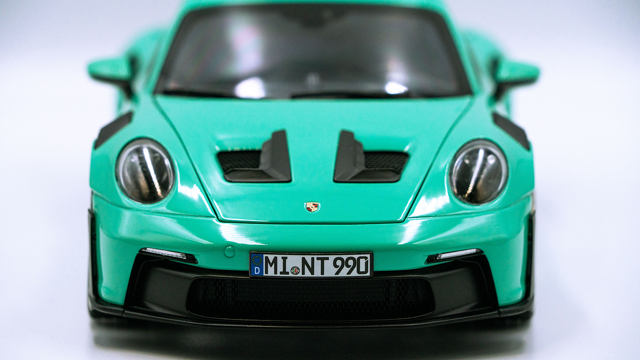 Porsche 911 992.2 GT3 RS  蒂芙尼蓝 1:18 NOREV