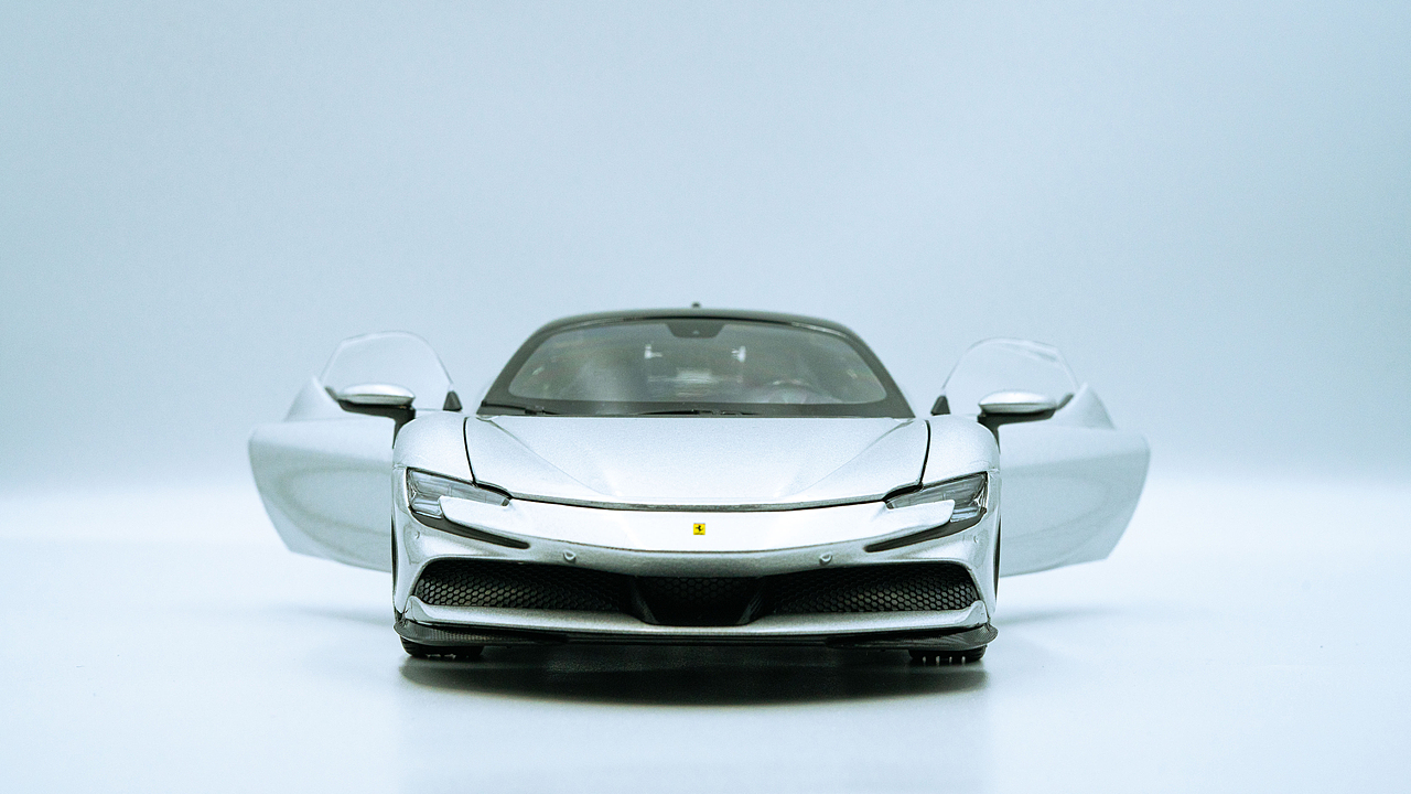 Ferrari SF90 Stradale 1:18 Bburago