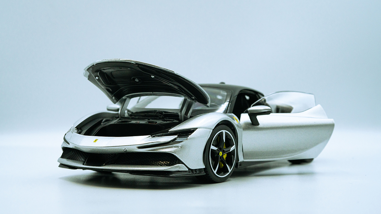 Ferrari SF90 Stradale 1:18 Bburago