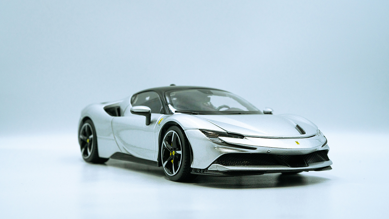 Ferrari SF90 Stradale 1:18 Bburago