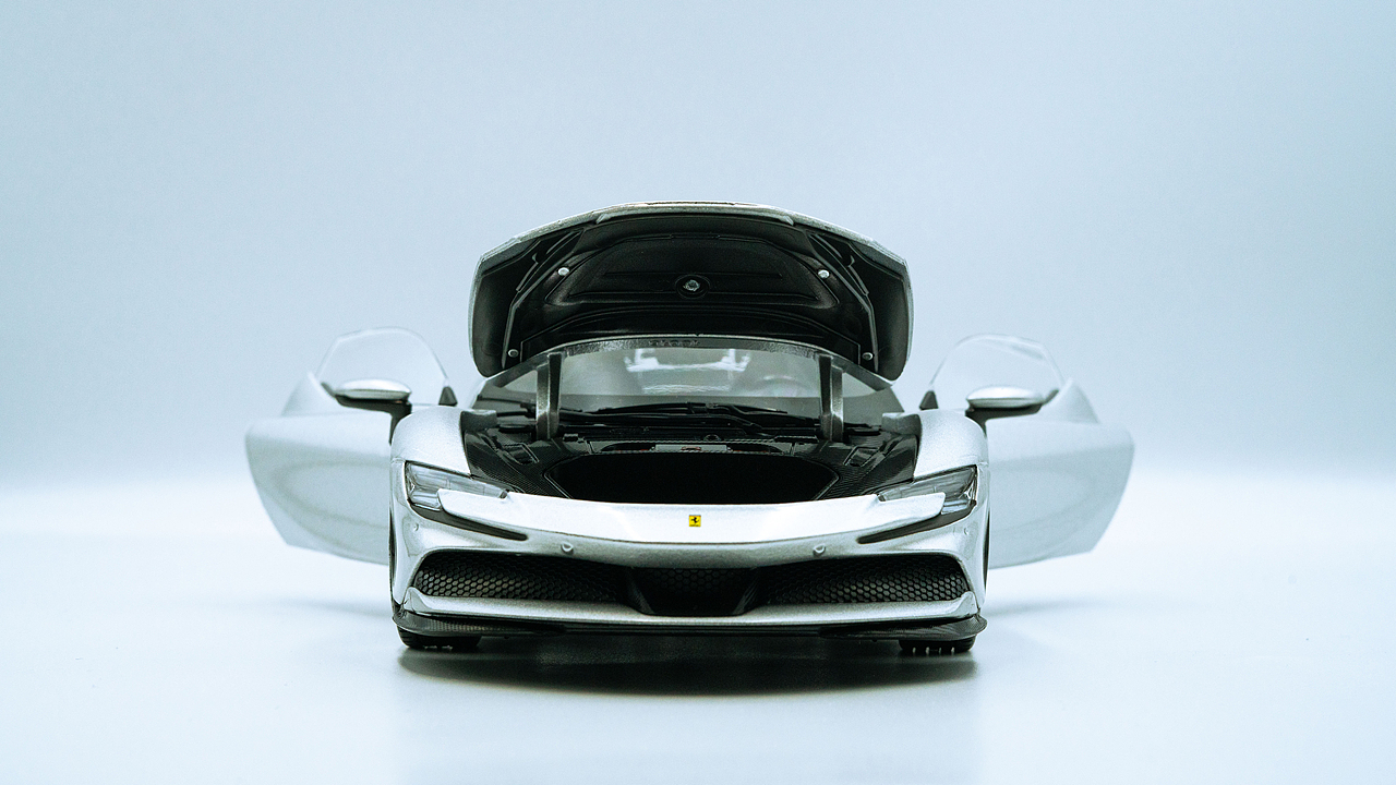 Ferrari SF90 Stradale 1:18 Bburago