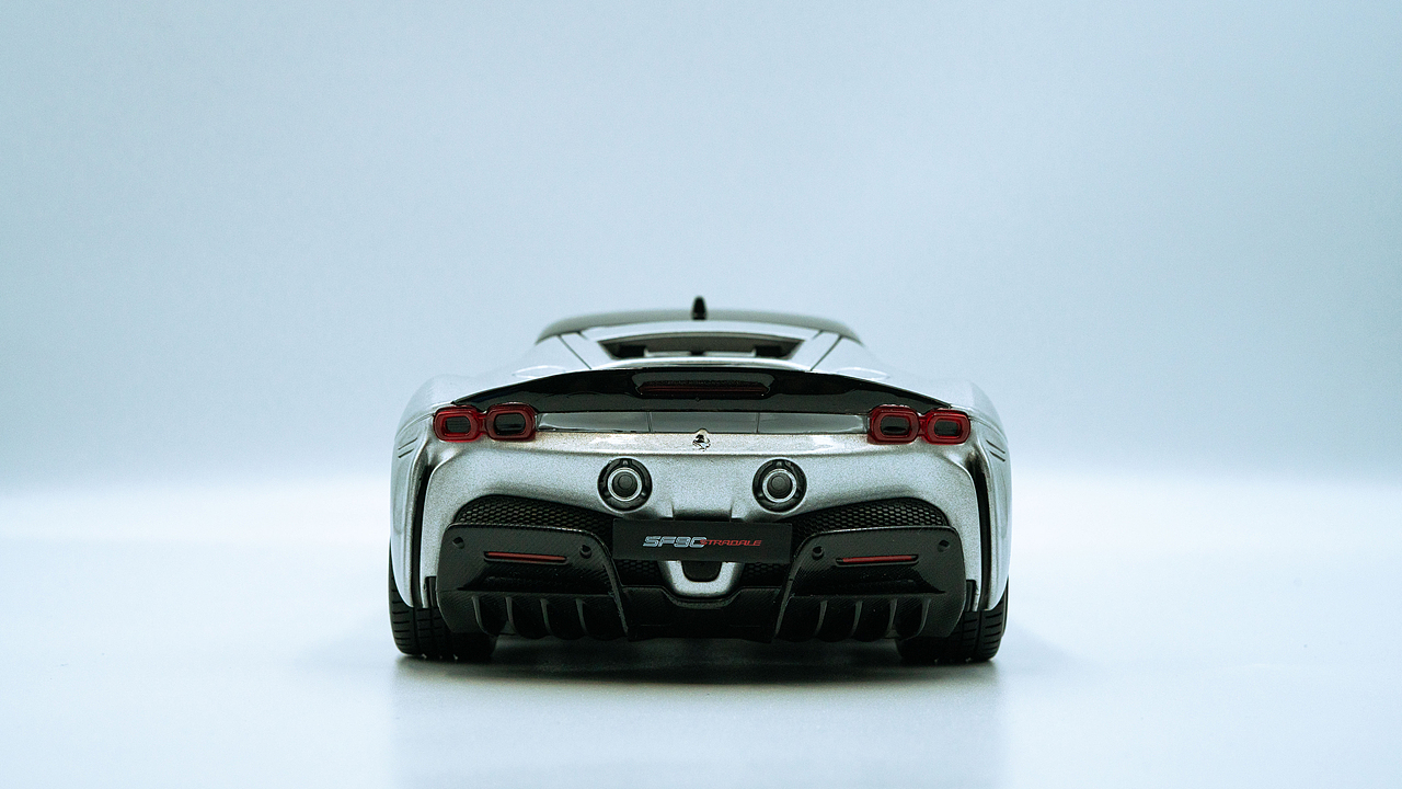 Ferrari SF90 Stradale 1:18 Bburago