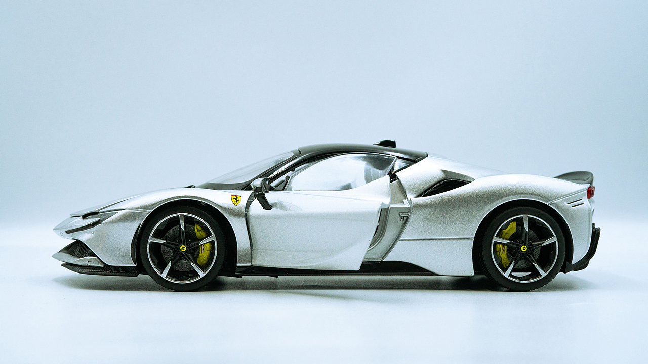 Ferrari SF90 Stradale 1:18 Bburago