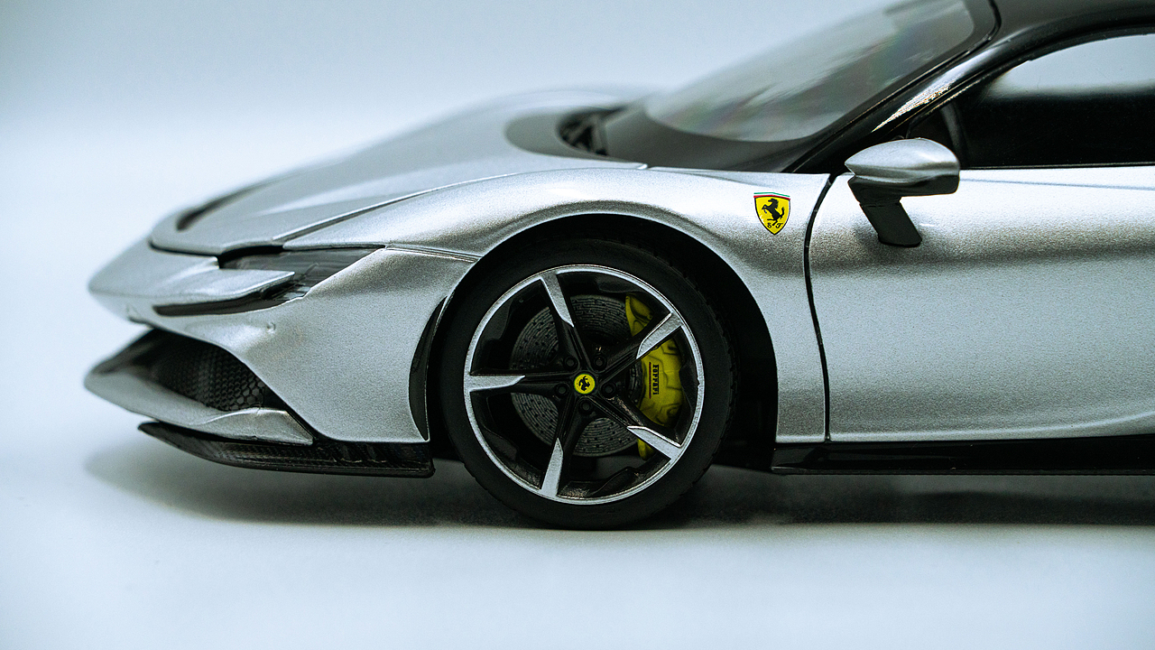 Ferrari SF90 Stradale 1:18 Bburago