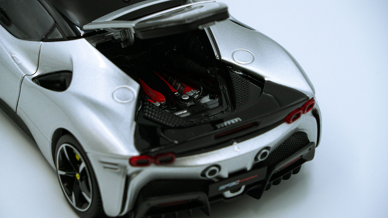 Ferrari SF90 Stradale 1:18 Bburago