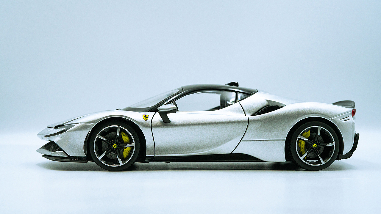 Ferrari SF90 Stradale 1:18 Bburago