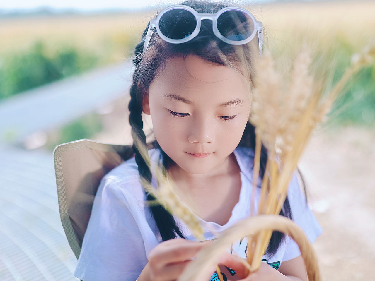 儿童摄影 | 麦田里的小女孩,是人间天使（图ZMzkwMDY3MzUy） - 人像摄影 - 站酷设计师摄影师_罗少原创素材 - 站酷ZCOOL