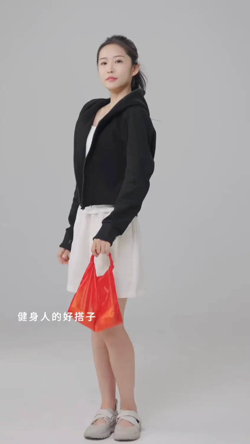 无印良品推出红色卷口包，网友吐槽“像垃圾袋”/大阪世博会展馆撞脸广州融创大剧院（图ZMTUwODM0NDg=） - 资讯 - 站酷设计师站酷资讯原创素材 - 站酷ZCOOL