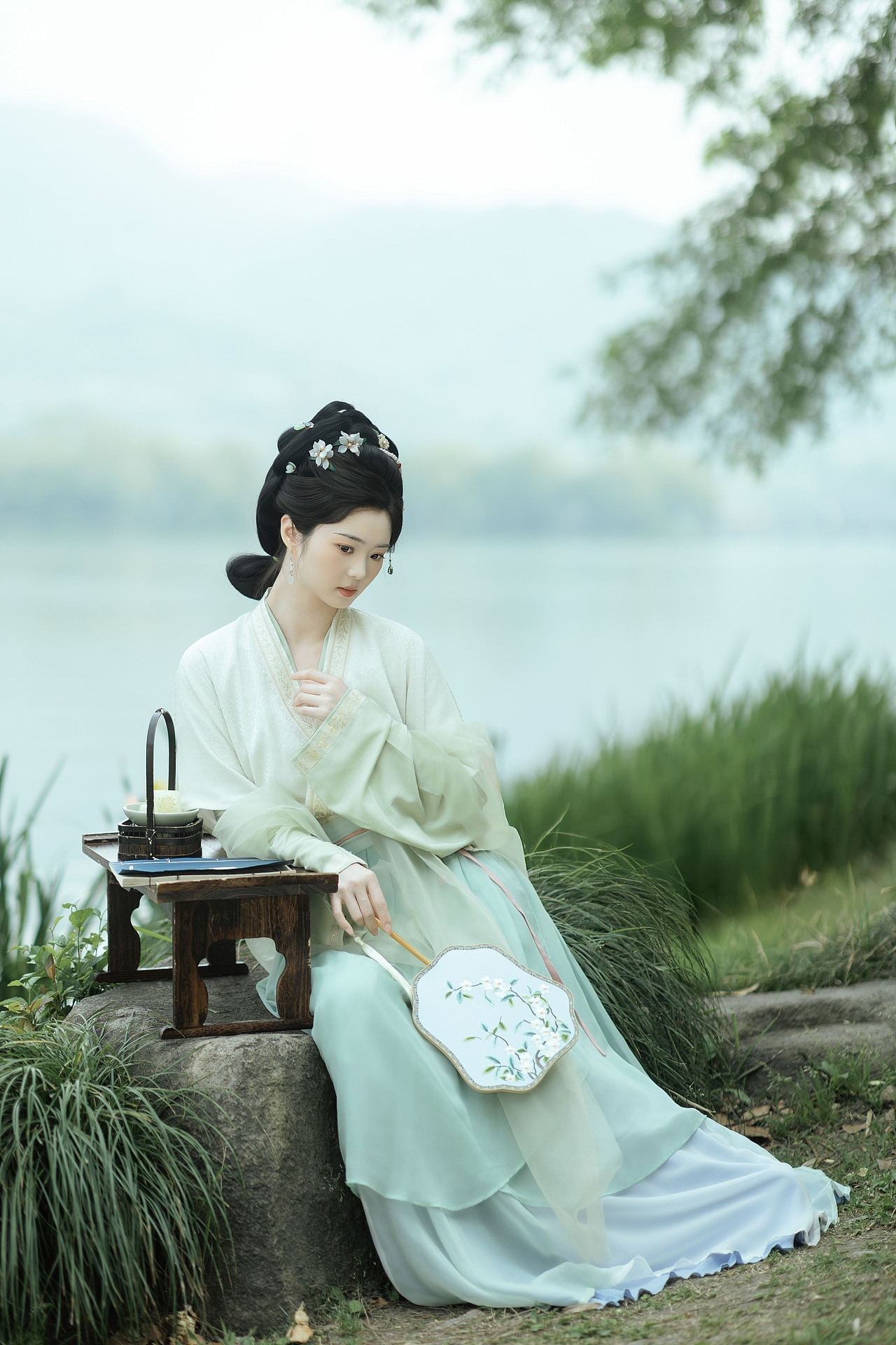 担花人（图ZMzkwMTY1ODg4） - 人像摄影 - 站酷设计师若寒Rock原创素材 - 站酷ZCOOL