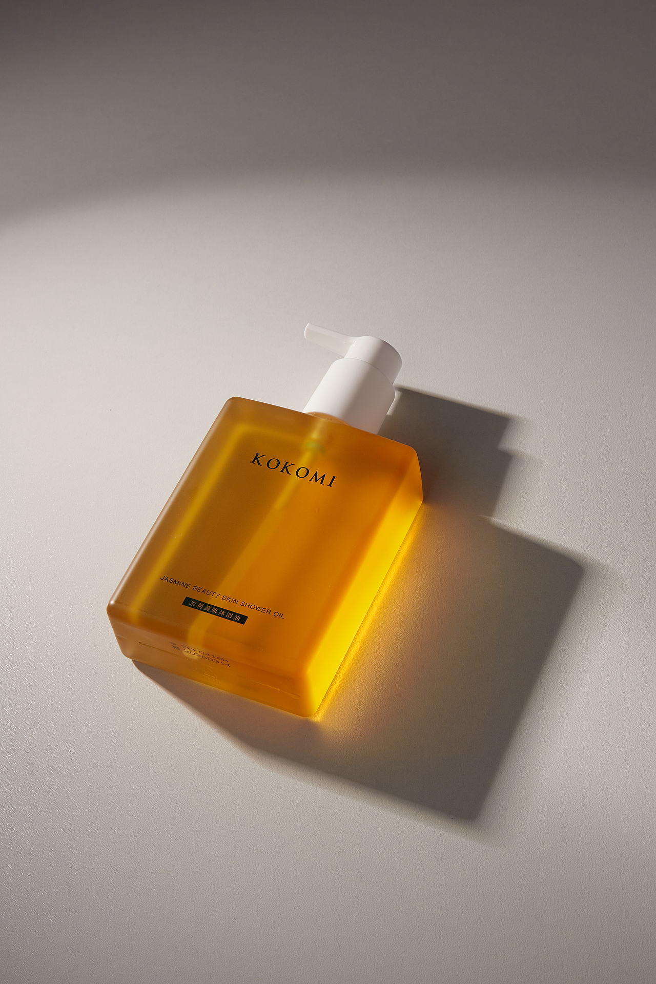 产品摄影-KOKOMI沐浴油,鬃毛刷