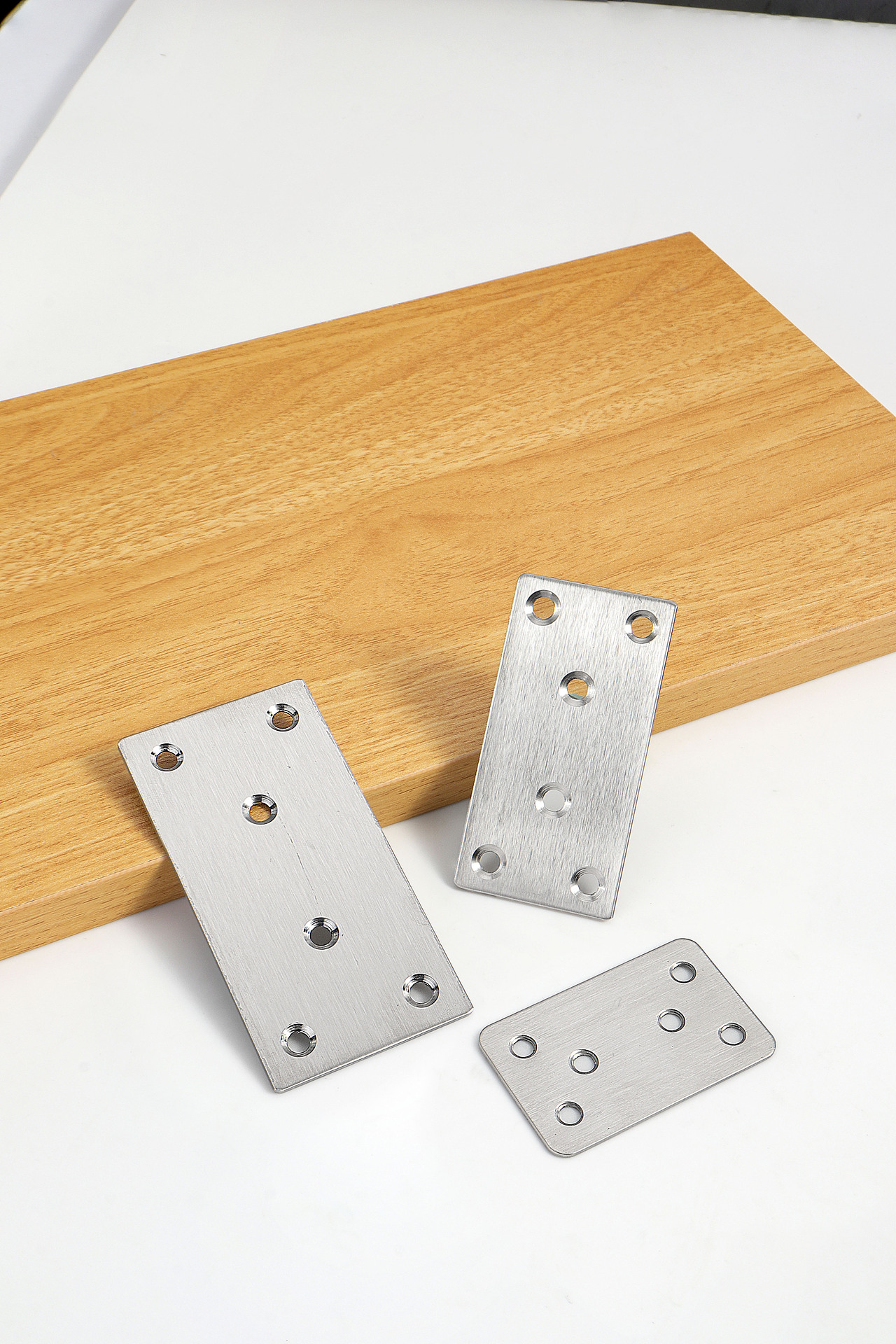 钢丝锁、直片角码