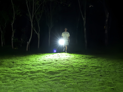 手電筒（個人主頁-ZNzE4NzQwMTI=） - 短片 - 站酷設計師是阿熙呀原創(chuàng)素材 - 站酷ZCOOL