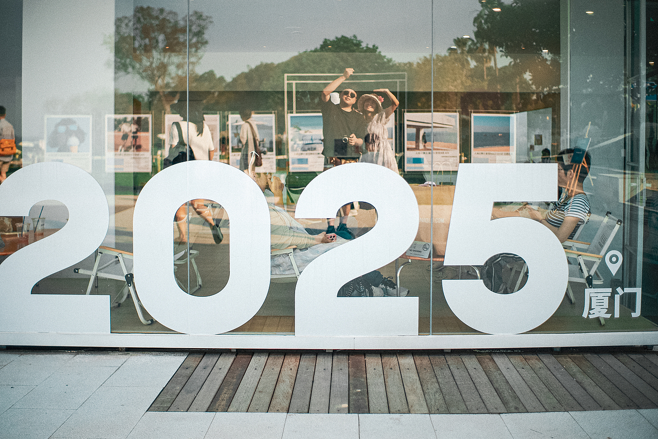 阳光.沙滩.海岸线（图ZMzkwMTk5OTAw） - 人文/纪实摄影 - 站酷设计师一只小飞熊原创素材 - 站酷ZCOOL