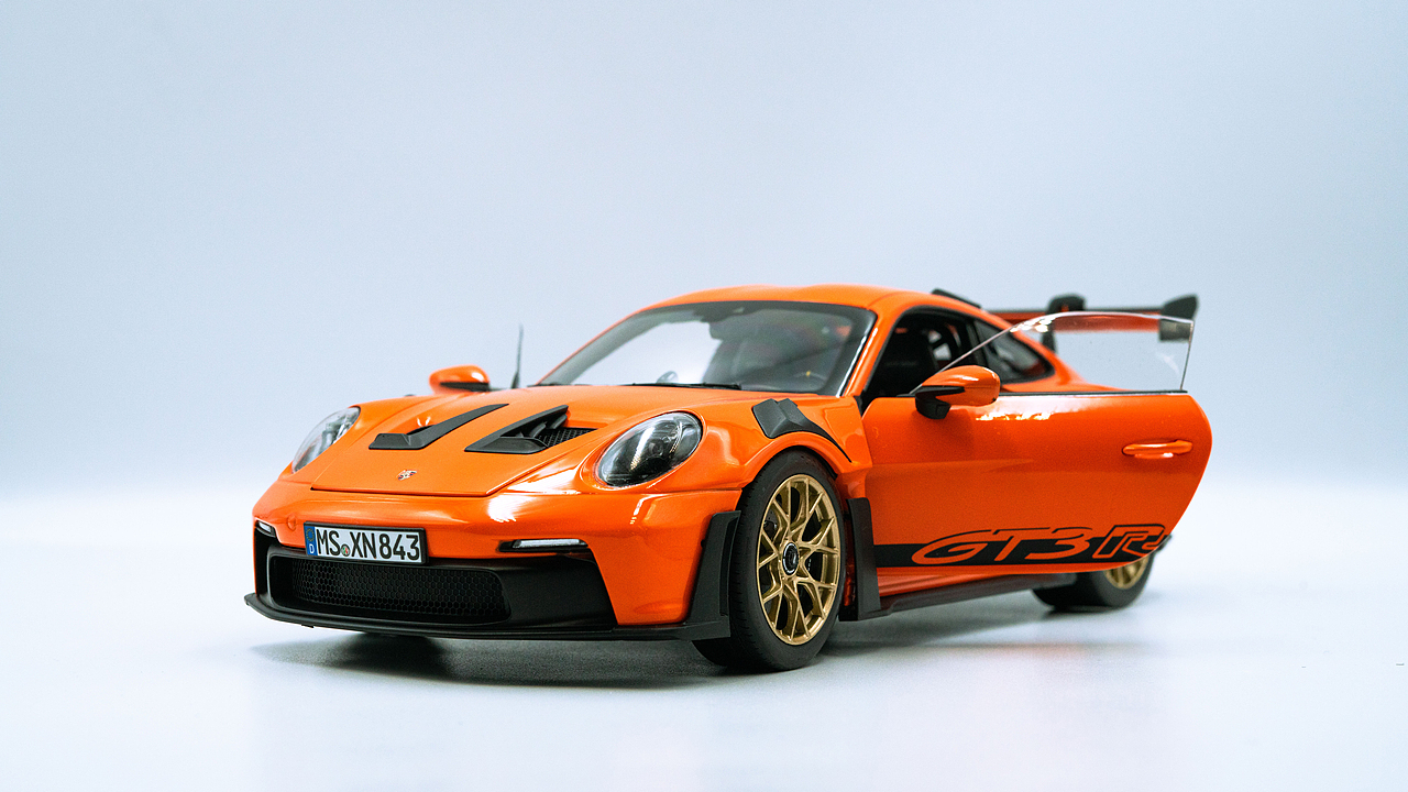 Porsche 911 992.2 GT3 RS 橙色 1:18 NOREV