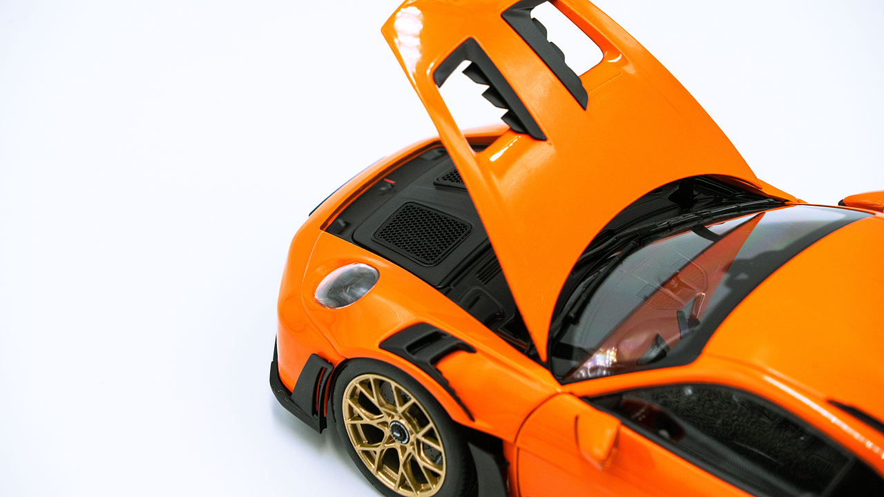 Porsche 911 992.2 GT3 RS 橙色 1:18 NOREV