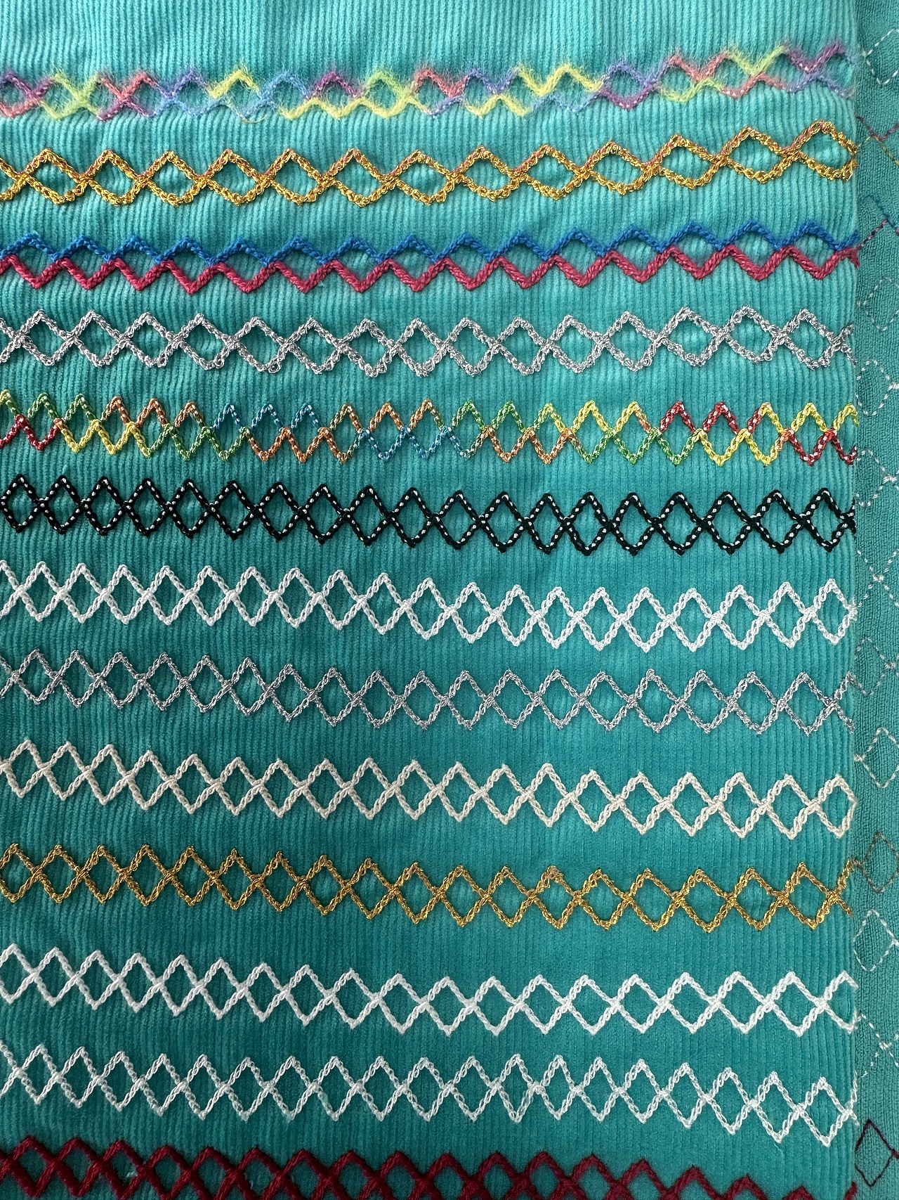 五点曲牙机十多种线，一百多种面料的测评效果合辑三（图ZMzkwMjg1MjY0） - 休闲/流行服饰 - 站酷设计师花样缝纫机原创素材 - 站酷ZCOOL