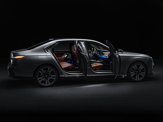 BMW 7系修图