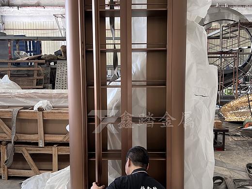 香港拉丝玫瑰金不锈钢展示柜 发货试装