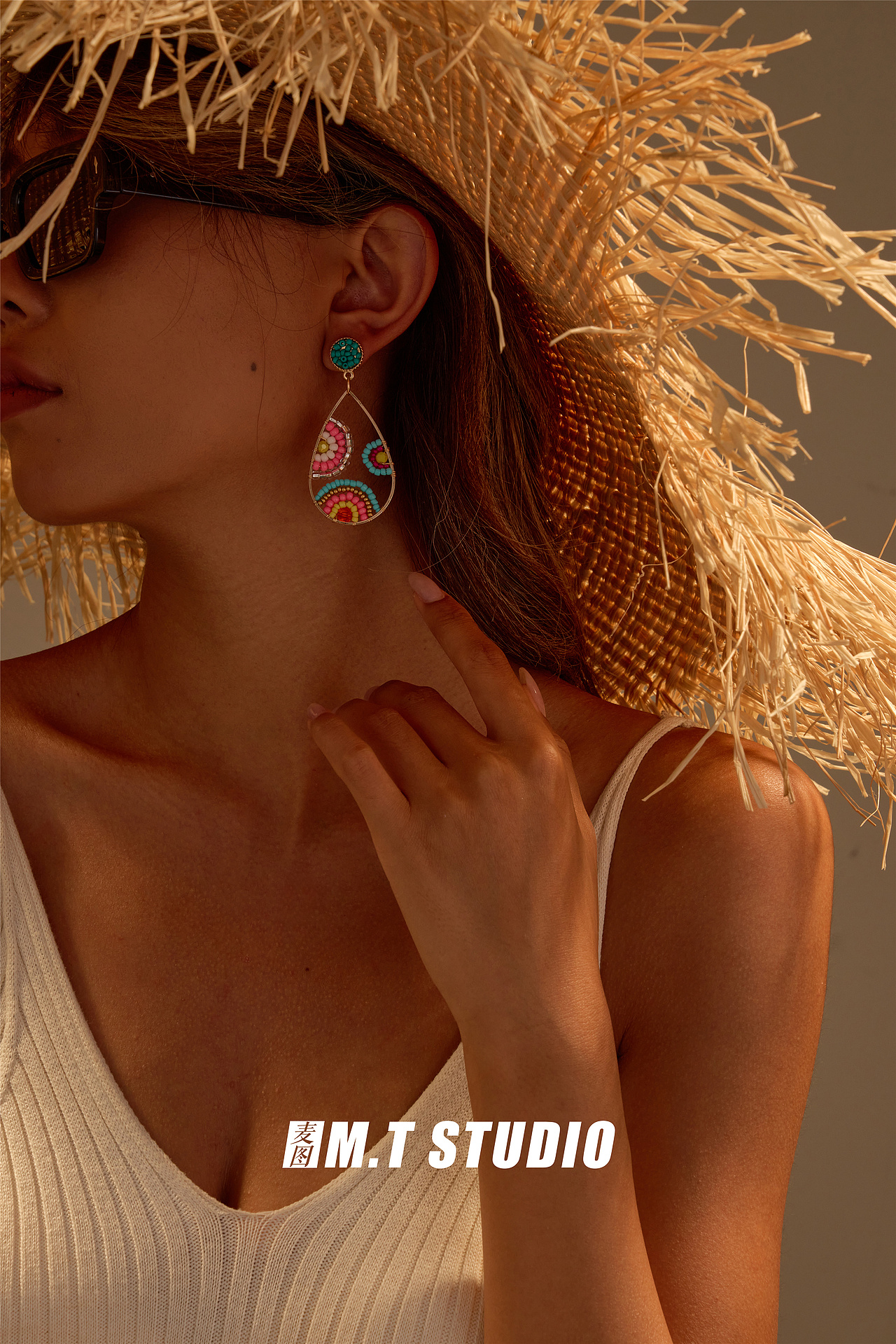 小麦色模特丨外贸饰品丨跨境电商丨无头风模特图丨麦图