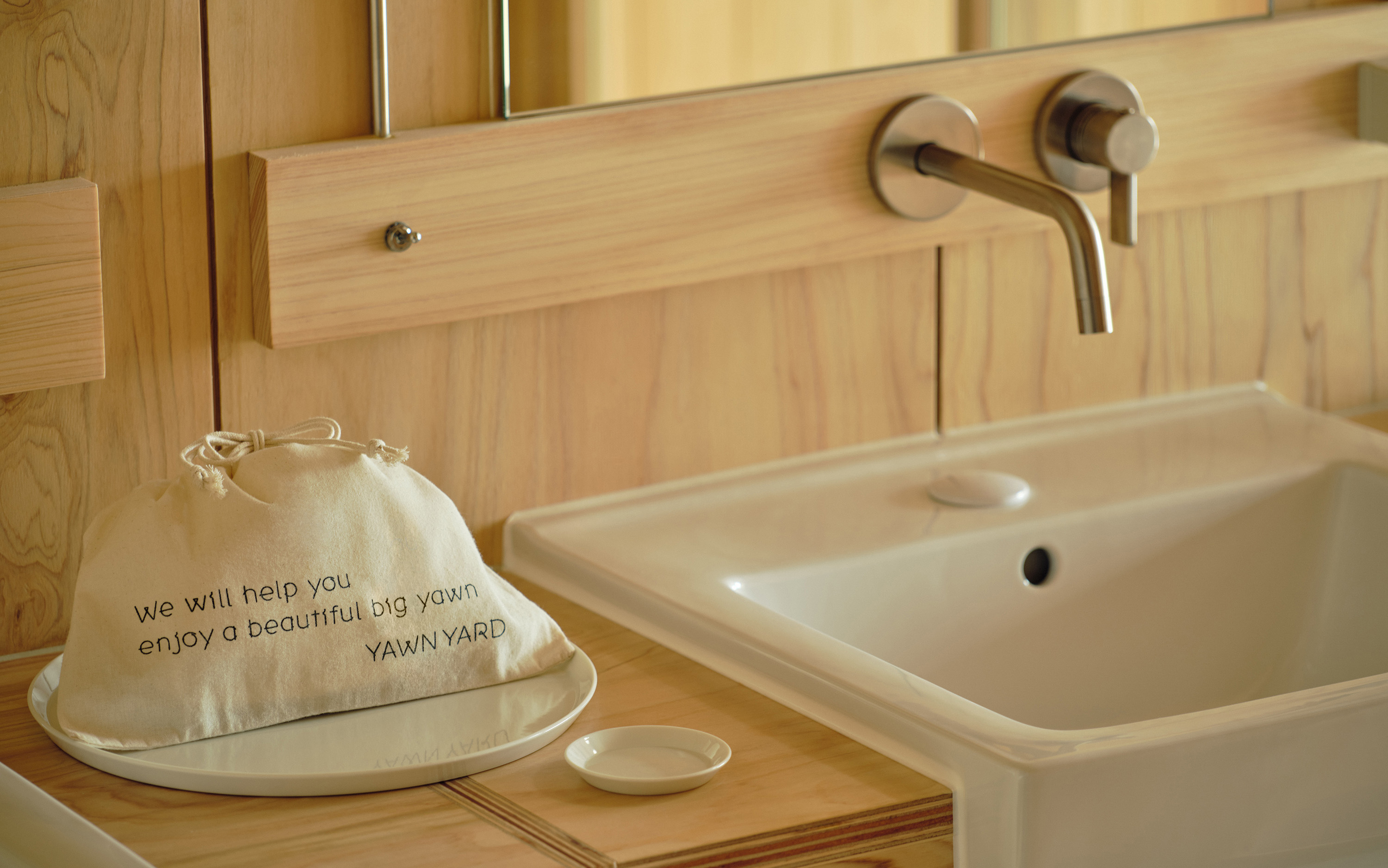 朴实宽容，自然真诚-YAWN YARD酒店视觉系统｜365天的好设计NO.87（图ZMTUwODg5MTI=） - 资讯 - 站酷设计师站酷资讯原创素材 - 站酷ZCOOL