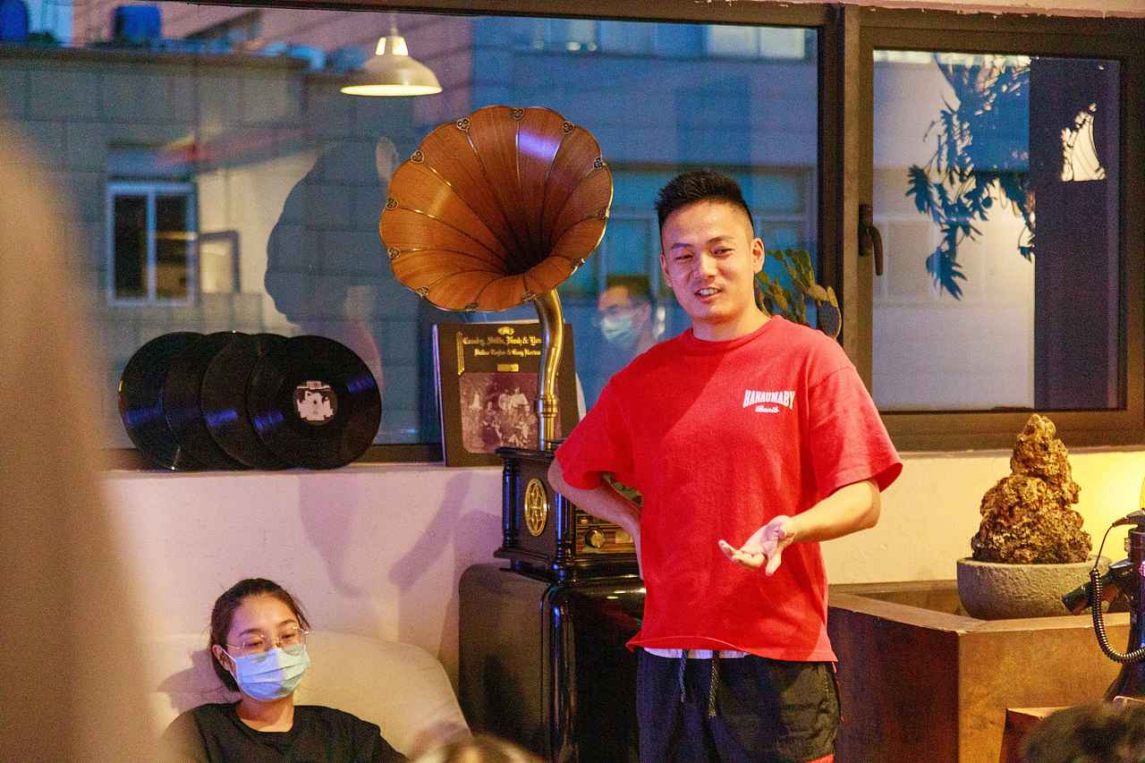 UGLY参考推荐【第4期】科技简约风《LarkMagic Share》