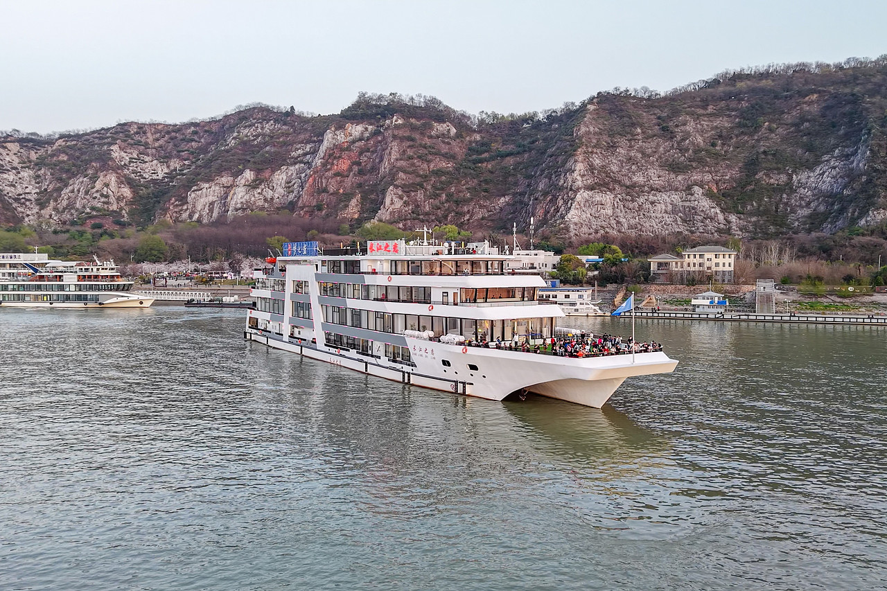 燕子矶新城之初夏（图ZMzkwNTU4MTcy） - 风光摄影 - 站酷设计师小小兵之兵原创素材 - 站酷ZCOOL