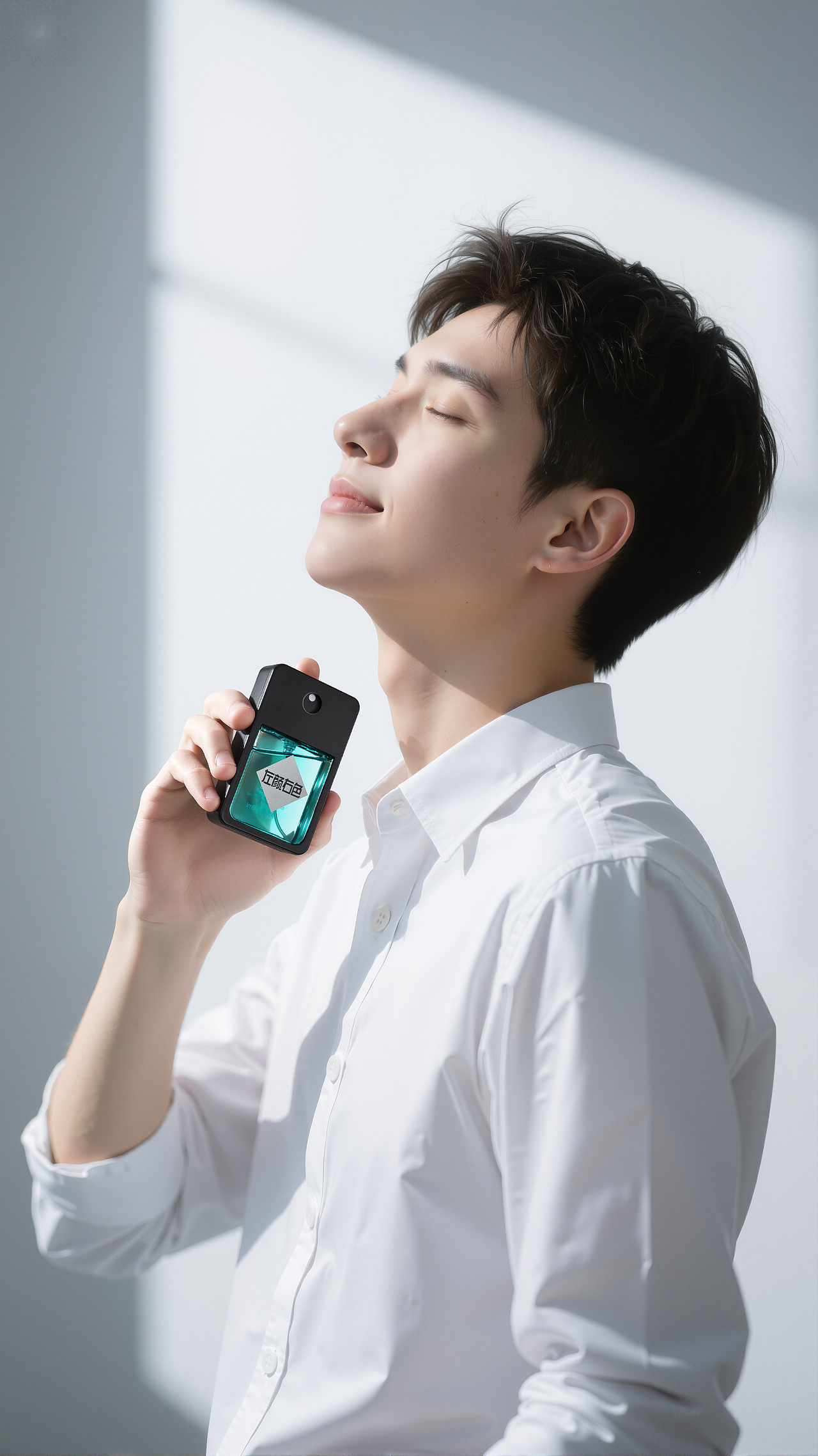 Mancodes净味香体喷雾（图ZMzkwNTg2NTEy） - 产品摄影 - 站酷设计师李岳photo原创素材 - 站酷ZCOOL