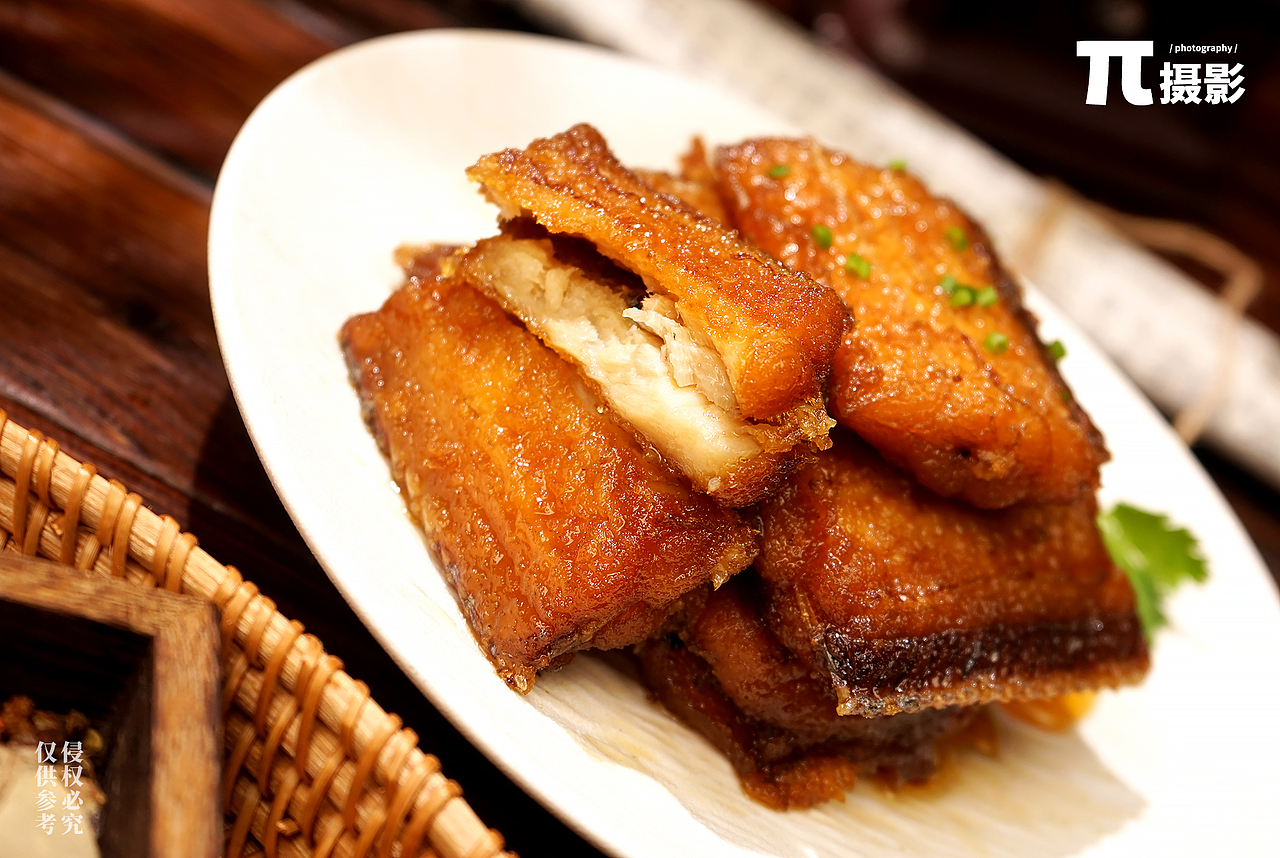 【美食摄影】熟食蜜汁带鱼丨摄影 美食 环境 产品