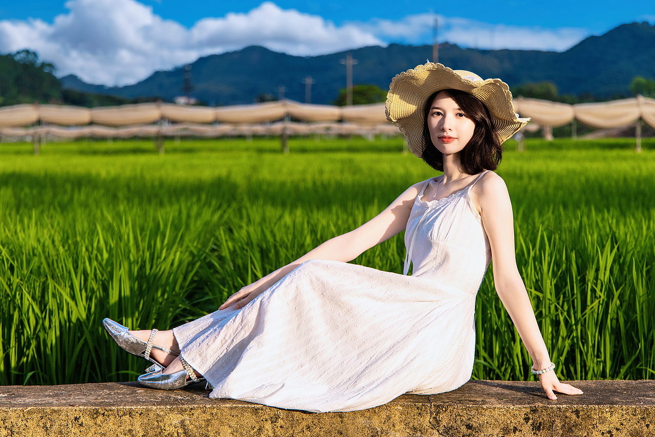 深圳光明小镇欢乐田园少女稻田写真