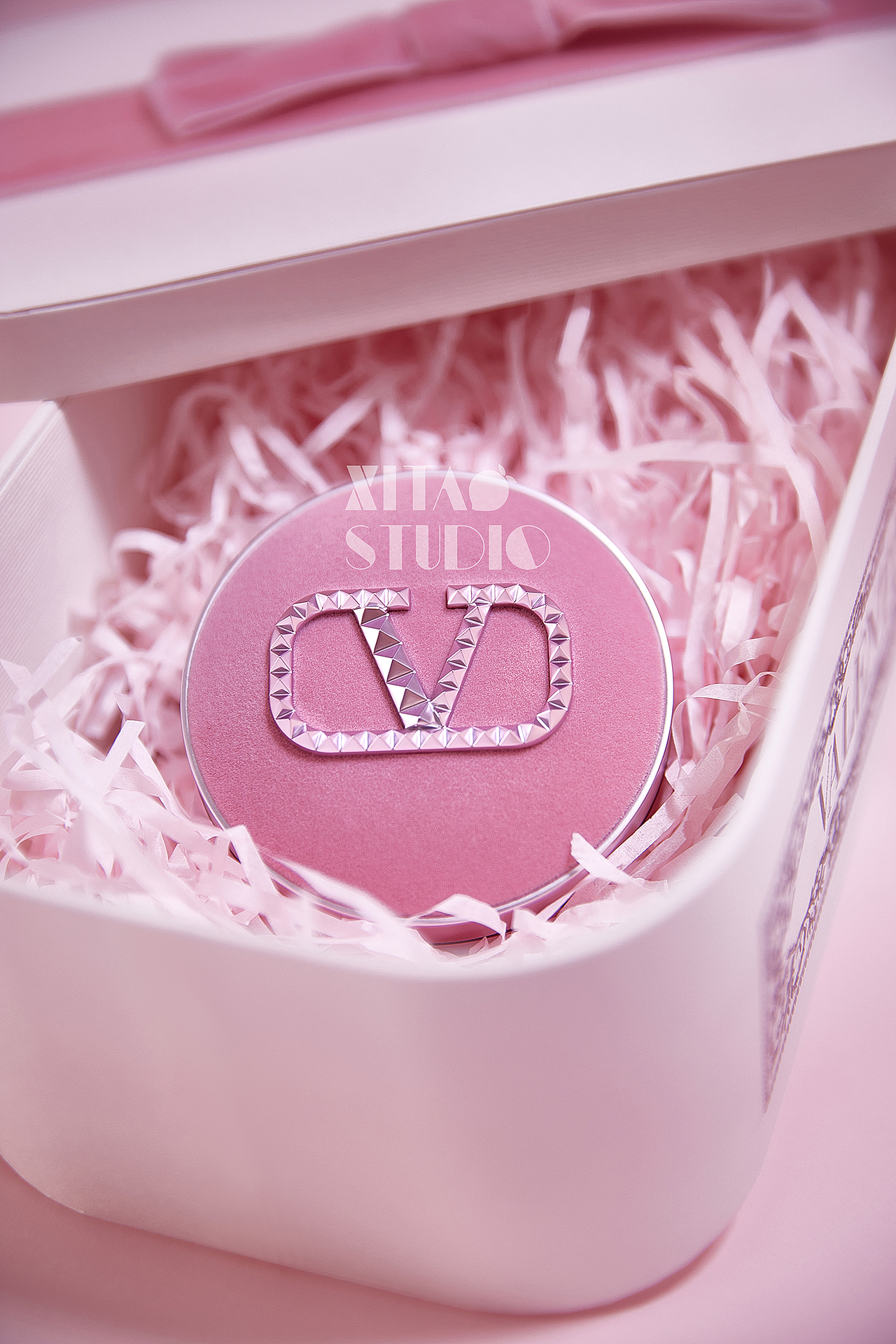 练习520 — 华伦天奴水光气垫产品拍摄（图ZMzkwNzYyMDU2） - 产品摄影 - 站酷设计师蟹的盒籽原创素材 - 站酷ZCOOL