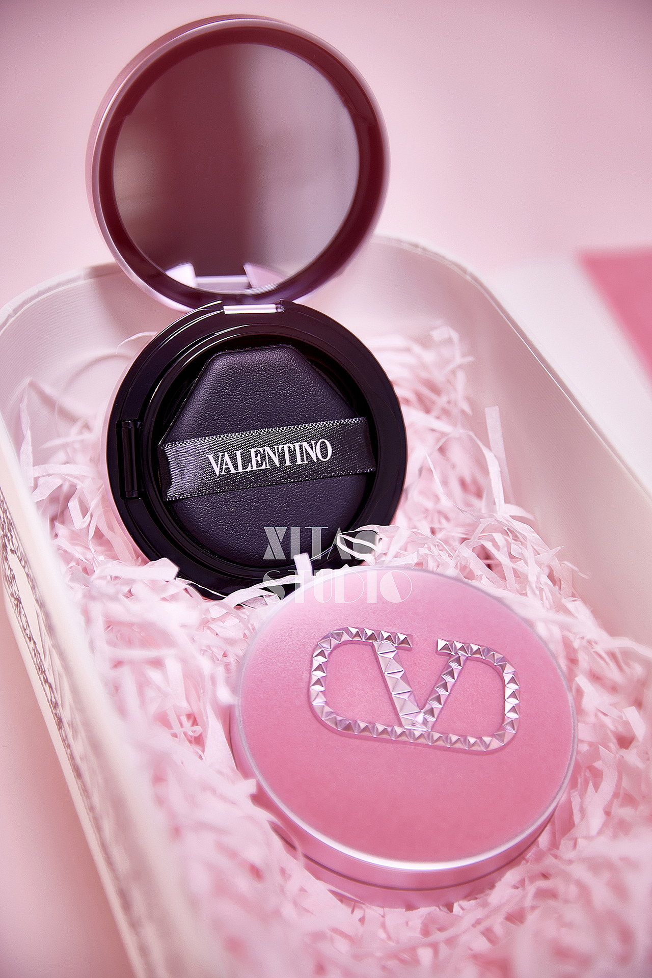 练习520 — 华伦天奴水光气垫产品拍摄（图ZMzkwNzYyMDYw） - 产品摄影 - 站酷设计师蟹的盒籽原创素材 - 站酷ZCOOL