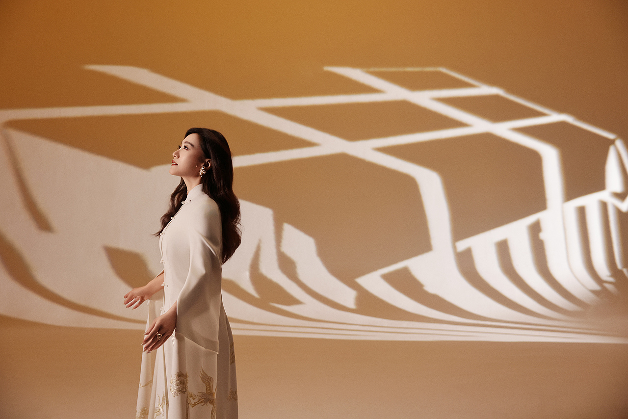 歌手｜谭晶《和平精英》MV侧拍