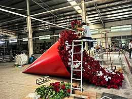 爆！8米巨型玫瑰即将空降上海