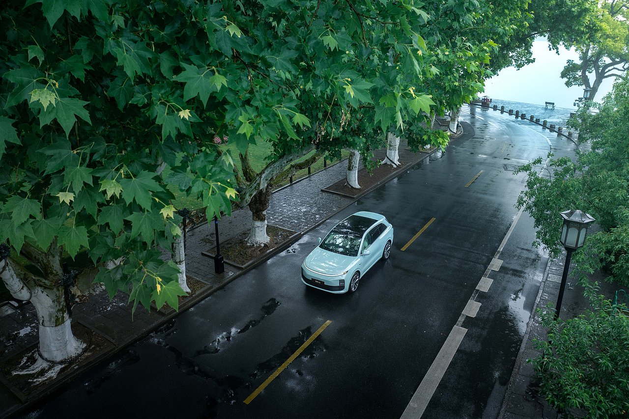 汽车KV |理想L6 天青色