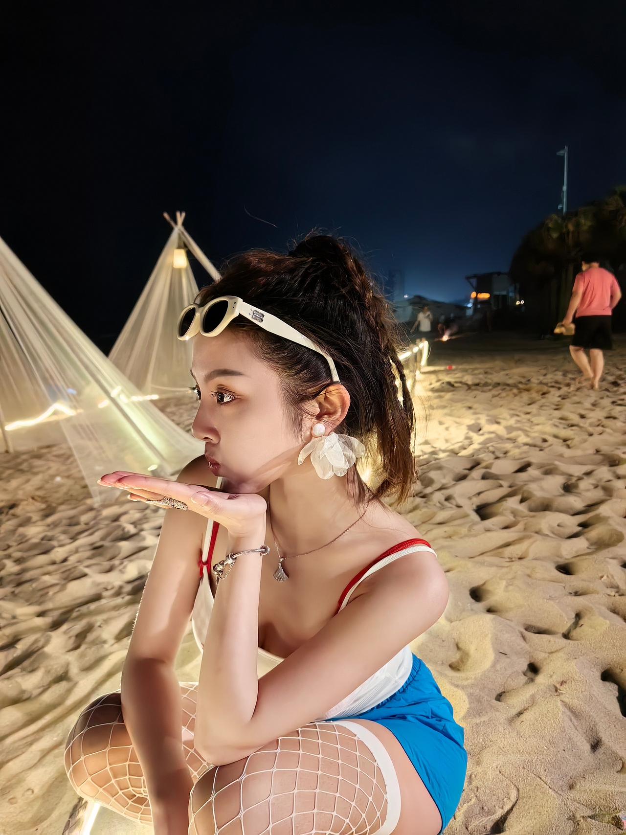 模特甜酷风拍摄姿势穿搭分享