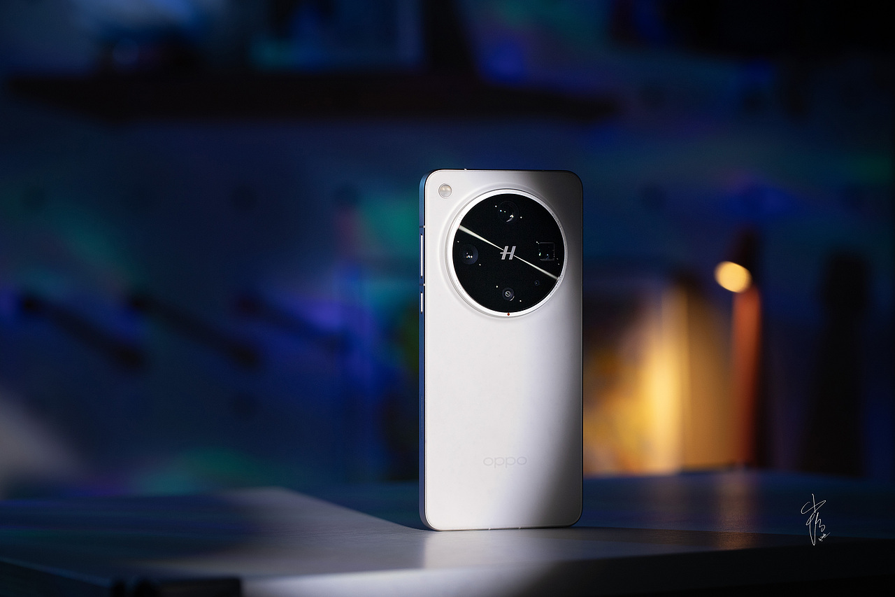 OPPO Find X8 Ultra 月光白（图ZMzkwOTQ5ODAw） - 产品摄影 - 站酷设计师摄影师小恰原创素材 - 站酷ZCOOL