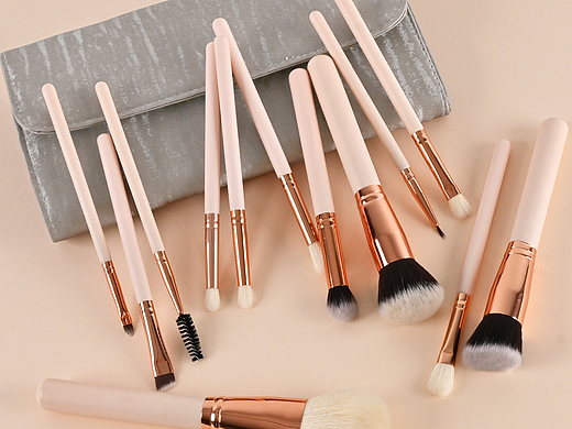 面部化妆刷产品摄影