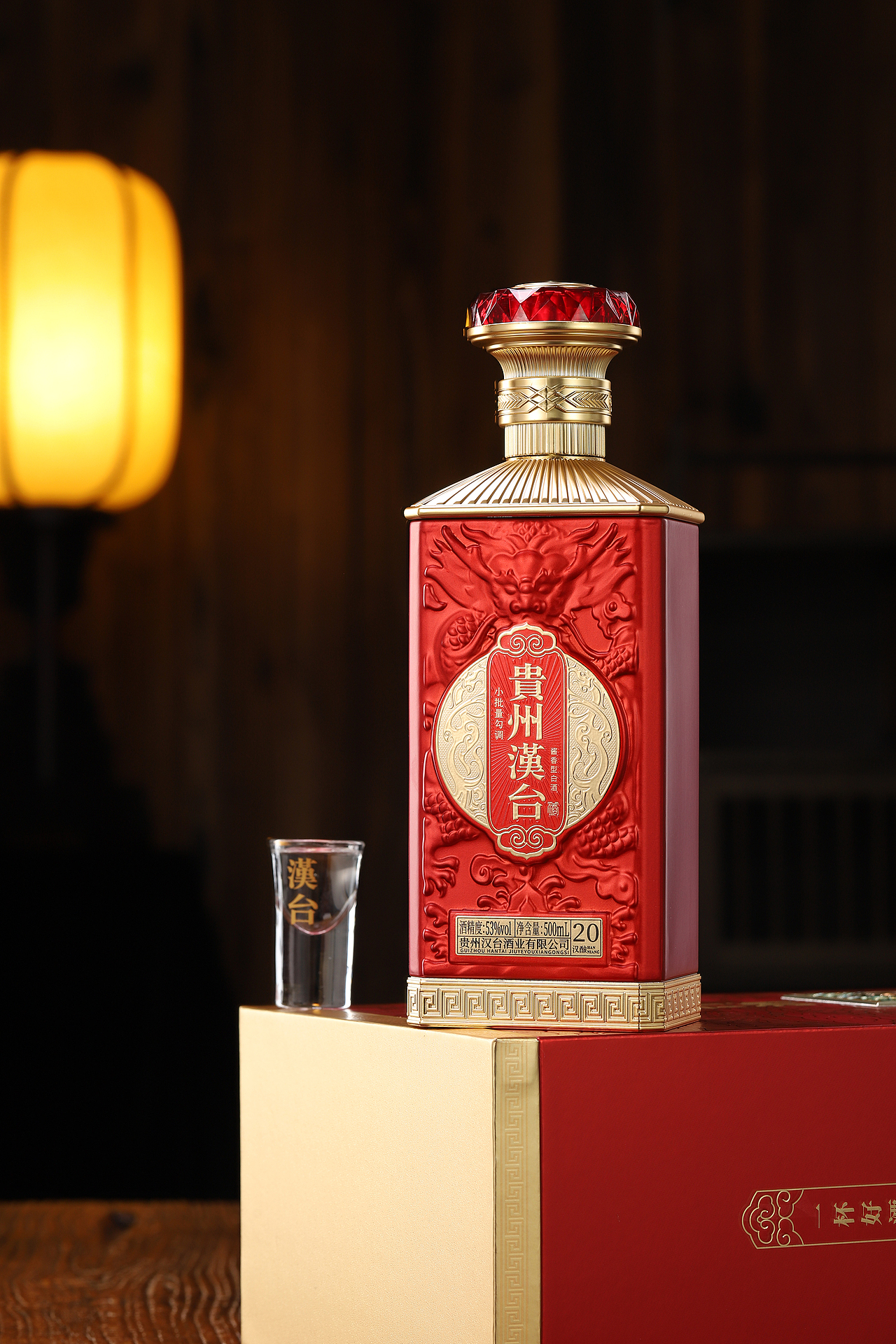 白酒拍攝案例（圖ZMzkxMDUwOTE2） - 產(chǎn)品攝影 - 站酷設(shè)計師奔奔馬電商視覺原創(chuàng)素材 - 站酷ZCOOL
