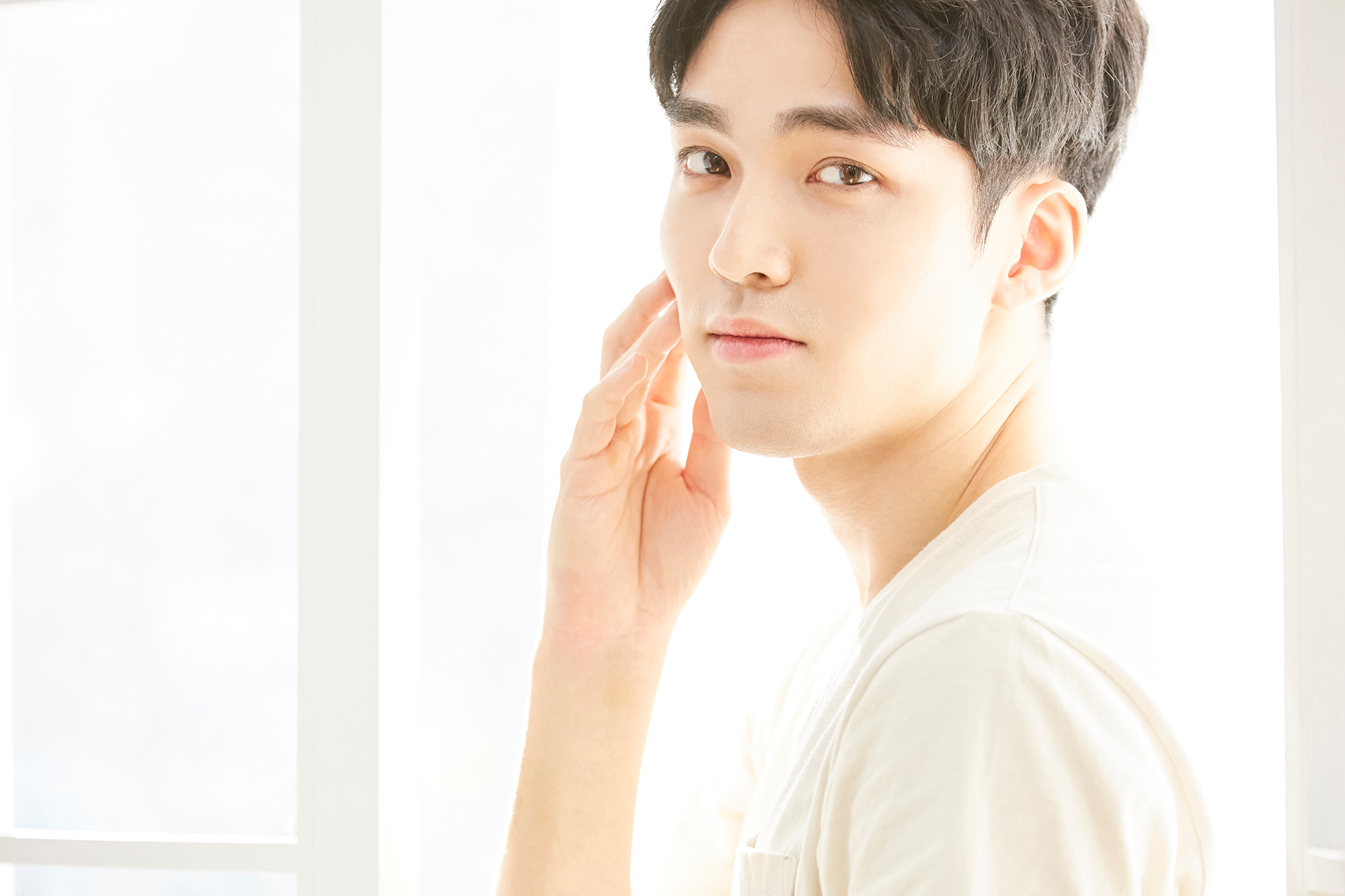 精选不迷茫！2025男士洁面护肤套装攻略，这两款推荐让你轻松避坑！