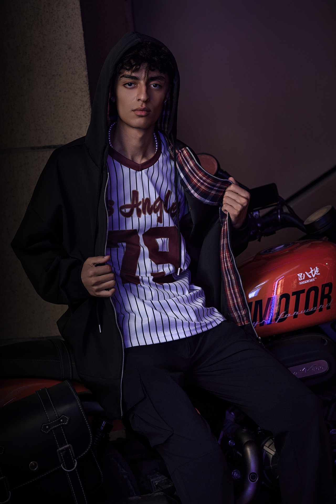 夜景服装拍摄（图ZMzkxMzE0NzUy） - 人像摄影 - 站酷设计师教摄影的张老师原创素材 - 站酷ZCOOL