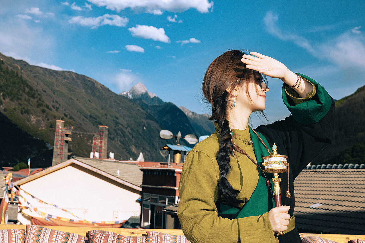 不是我说,九寨沟任何一家藏服写真拍不出这质感