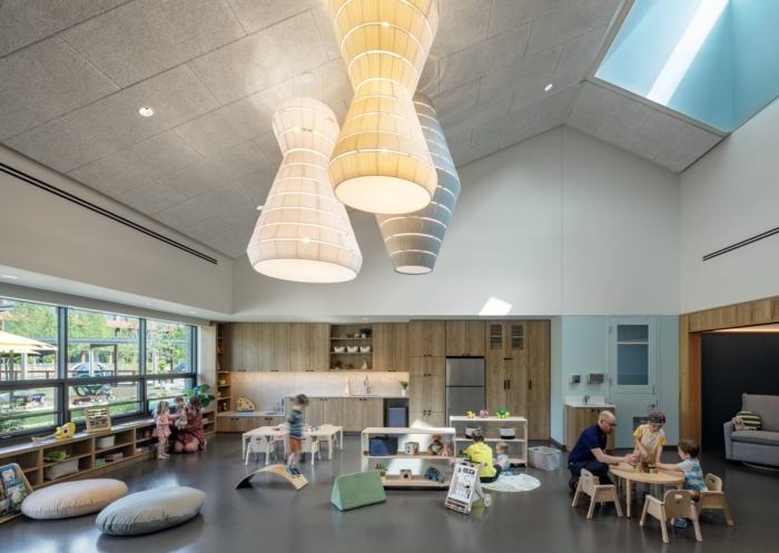 办公楼装修采用前廊概念：南方建筑的主打产品，象征着家和慷慨