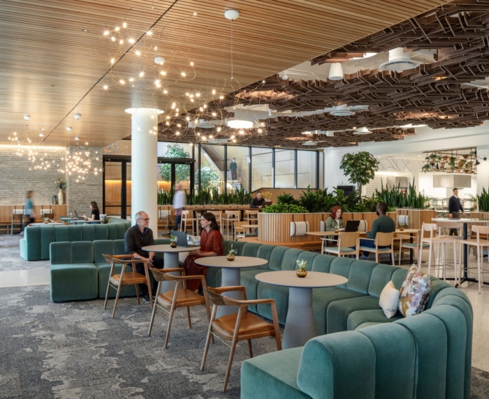 办公楼装修采用前廊概念：南方建筑的主打产品，象征着家和慷慨